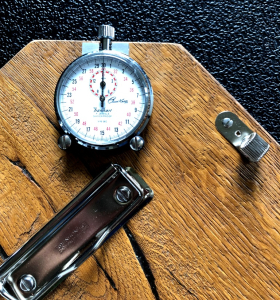 ClassiKnau Rallyboard Woody Edition mit Hanhart Timer