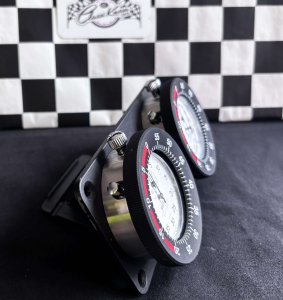 Dashboard mit Drehl�nette und Hanhart 10 Stunden Timer