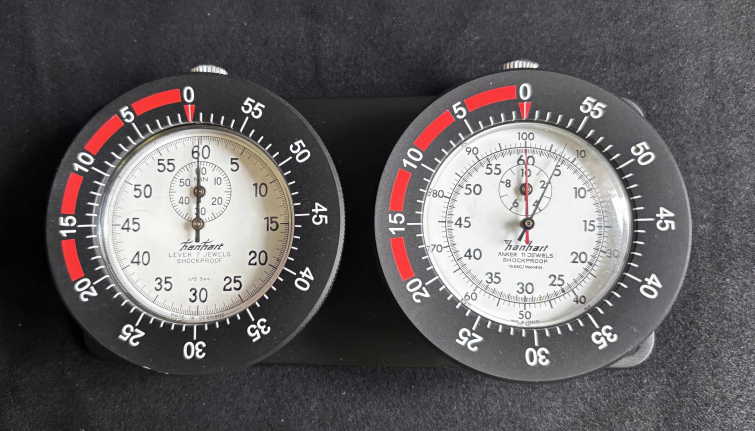 Dashboard mit Drehl�nette und Hanhart 10 Stunden Timer